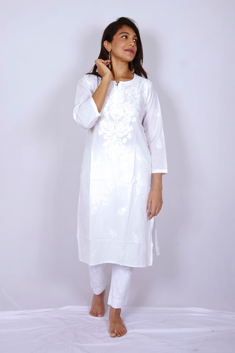 Classic White Chikankari Kurti ‚ Lucknow