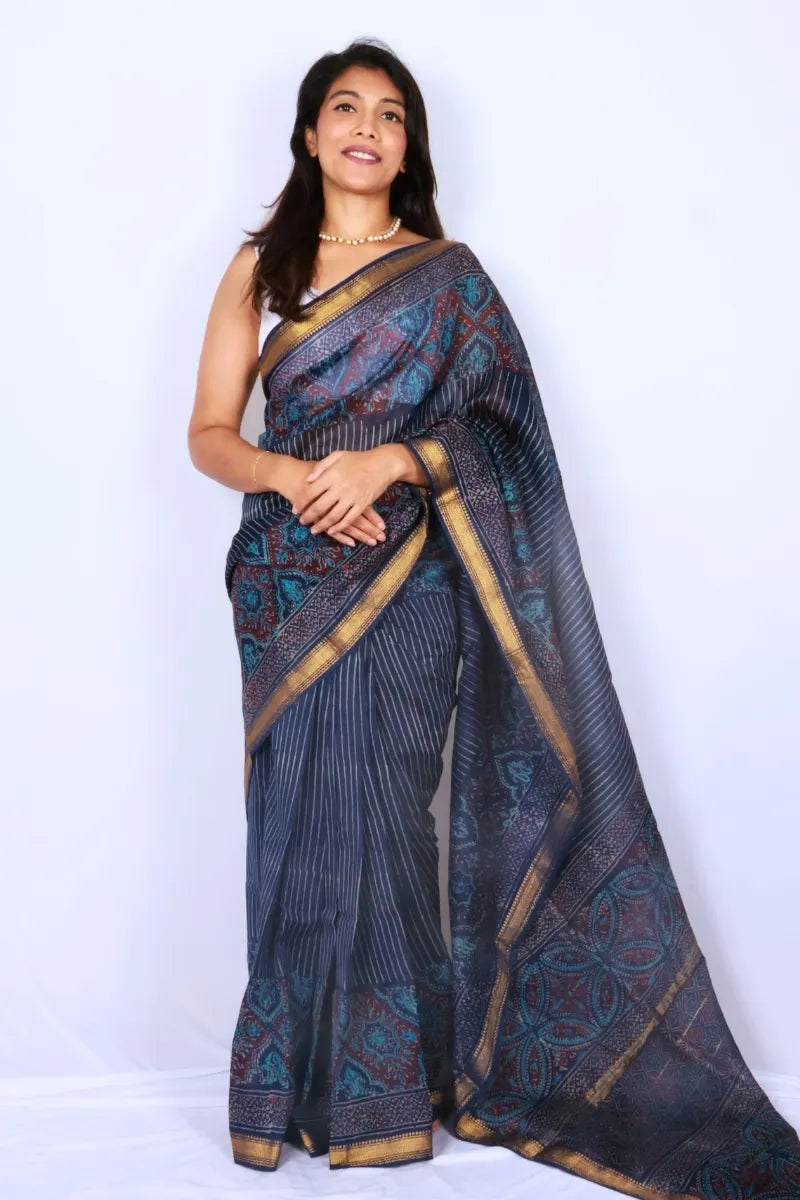Navy Blue Maheshwari Silk Cotton Saree with Striped Body and Printed Pallu — Noolagam