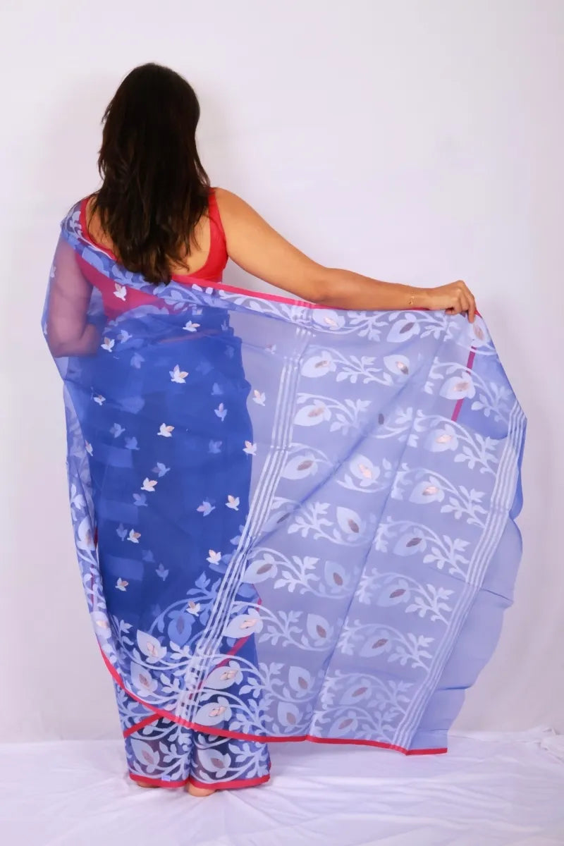 Royal blue and pink Phulia muslin art silk Jamdani saree with floral motifs and striking contrast border Noolagam_4