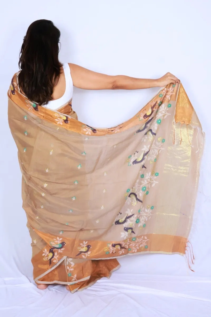Beige and rust Phulia handloom slub cotton saree with floral motifs and rust toned border and pallu Noolagam_4