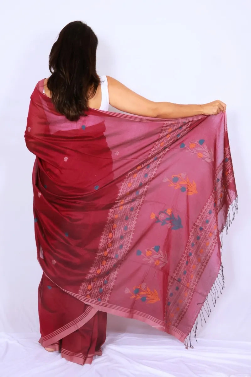 Maroon khadi cotton saree from Phulia handwoven with contrasting pink border in West Bengal Noolagam_4