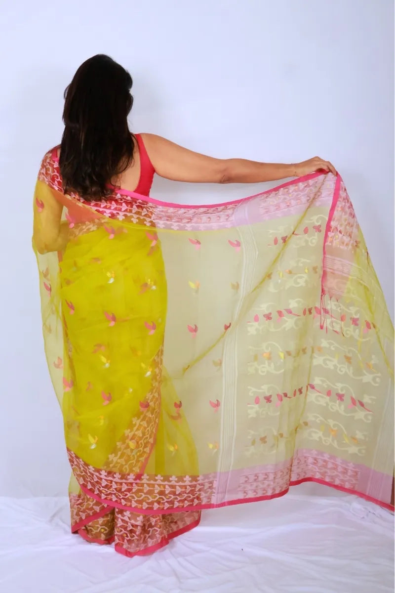 Lime green and pink Phulia muslin art silk Jamdani saree handwoven with supplementary weft technique Noolagam_4