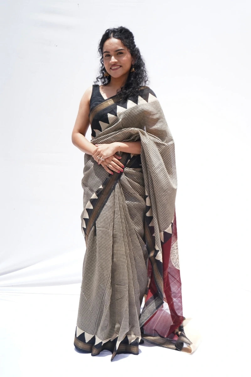 Maheshwari cotton silk saree in black and ivory geometric checks with zari accents – Noolagam-4