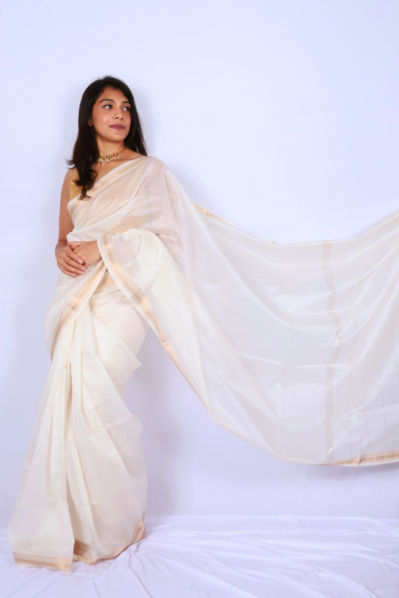 Maheshwari Silk Cotton Handwoven Saree ‚ Off White with Gold Border