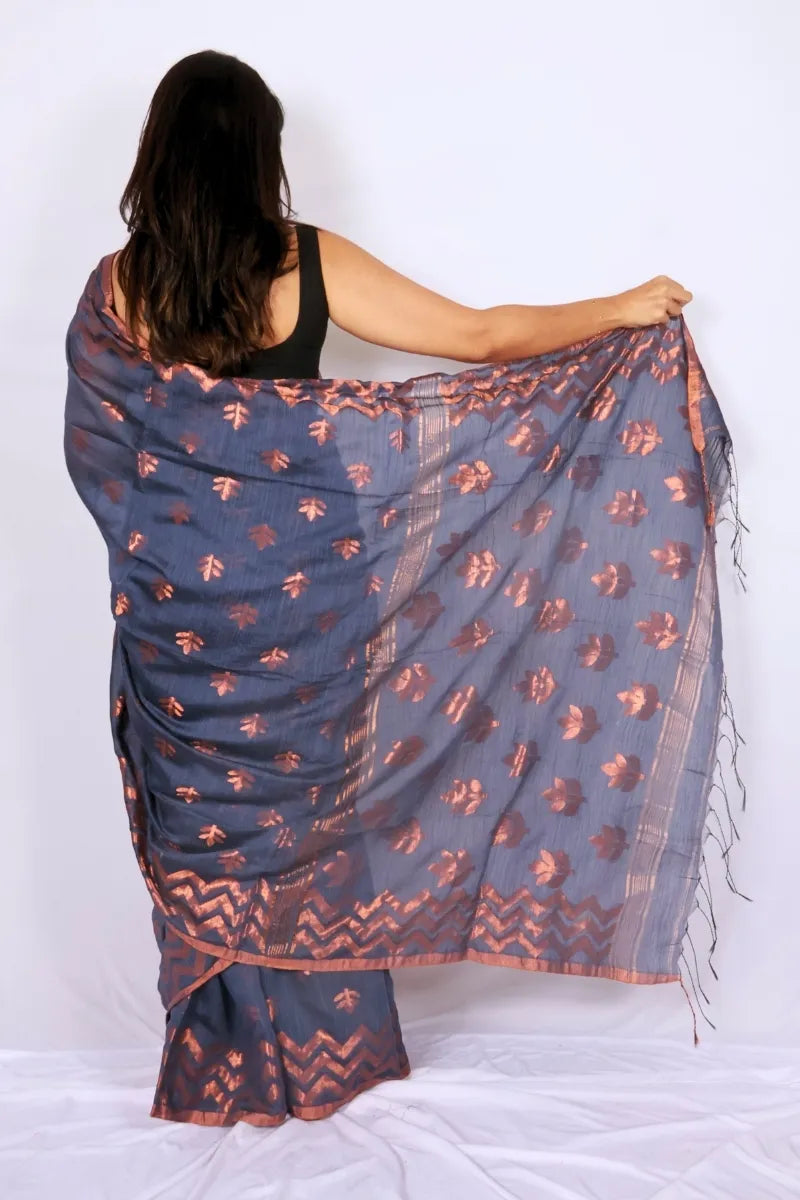 Charcoal blue and copper Phulia handloom mercerized cotton saree with copper motifs and zigzag woven border Noolagam_4