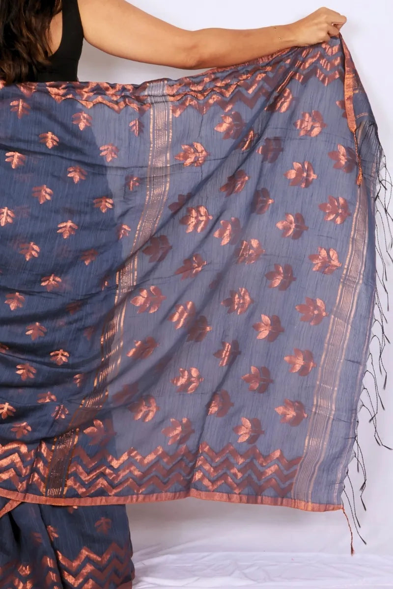 Charcoal blue and copper Phulia handloom mercerized cotton saree with copper motifs and zigzag woven border Noolagam_5