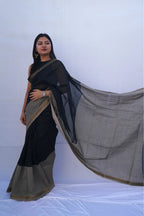 Maheshwari cotton silk saree in black and ivory window checks with zari border – Noolagam-4