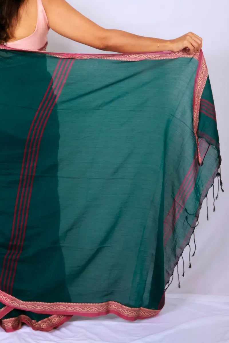 Green khadi cotton saree from Phulia handwoven with vibrant pink border and woven detailing Noolagam_5
