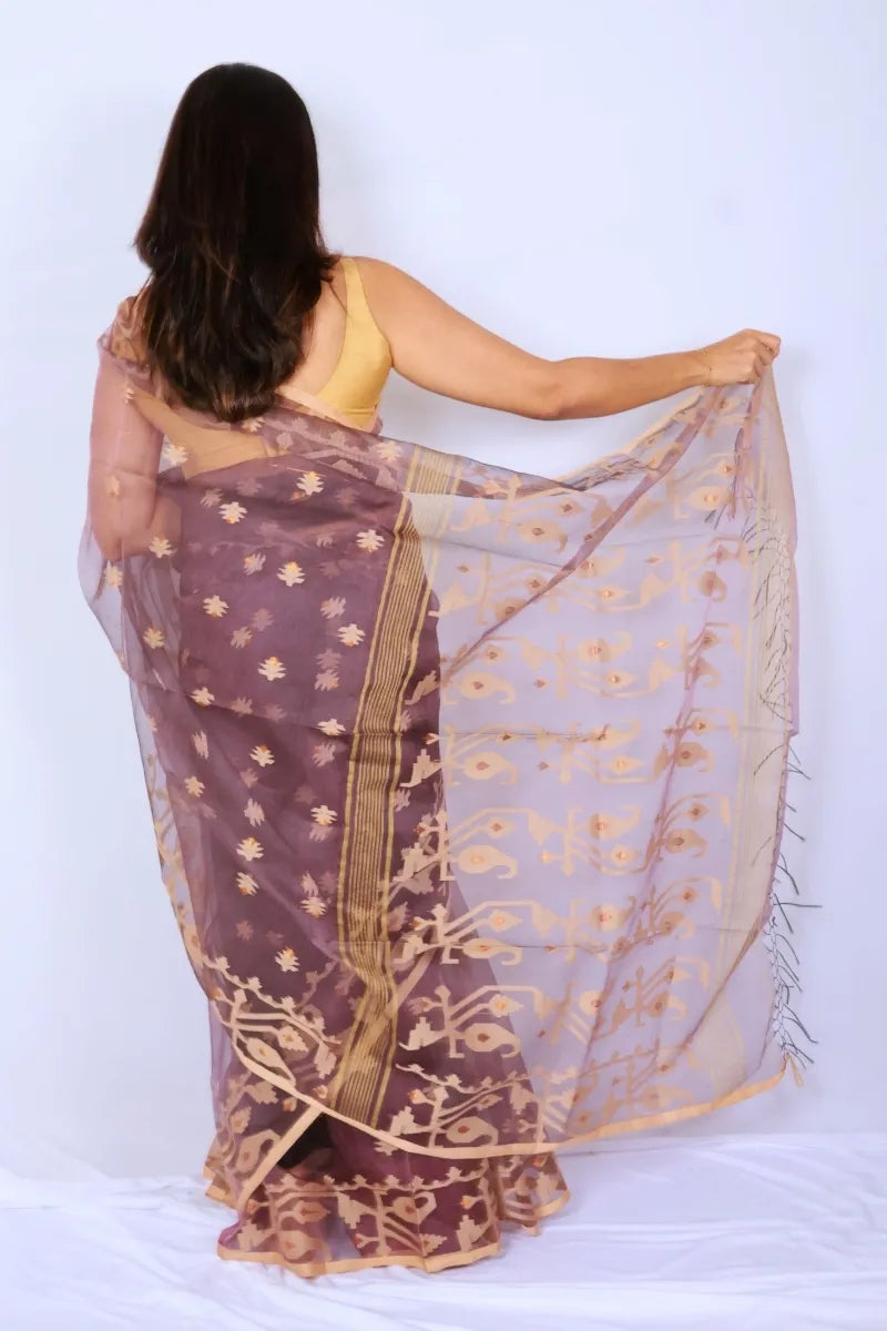 Mauve Phulia muslin art silk Jamdani saree with intricate woven motifs and soft tassels Noolagam_4