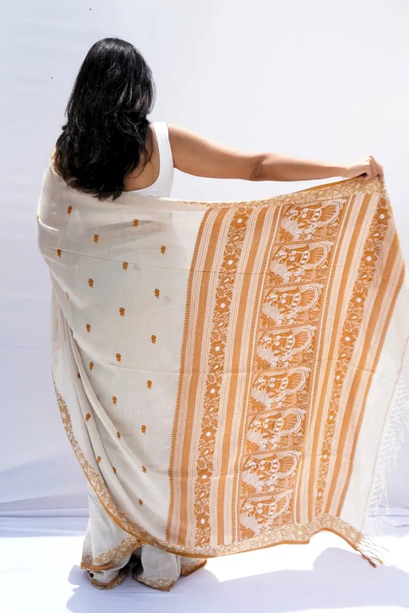 Bishnupuriinspiredpurekhadicottonsareeinivoryandmustardwithwovenpallu_Noolagam_3