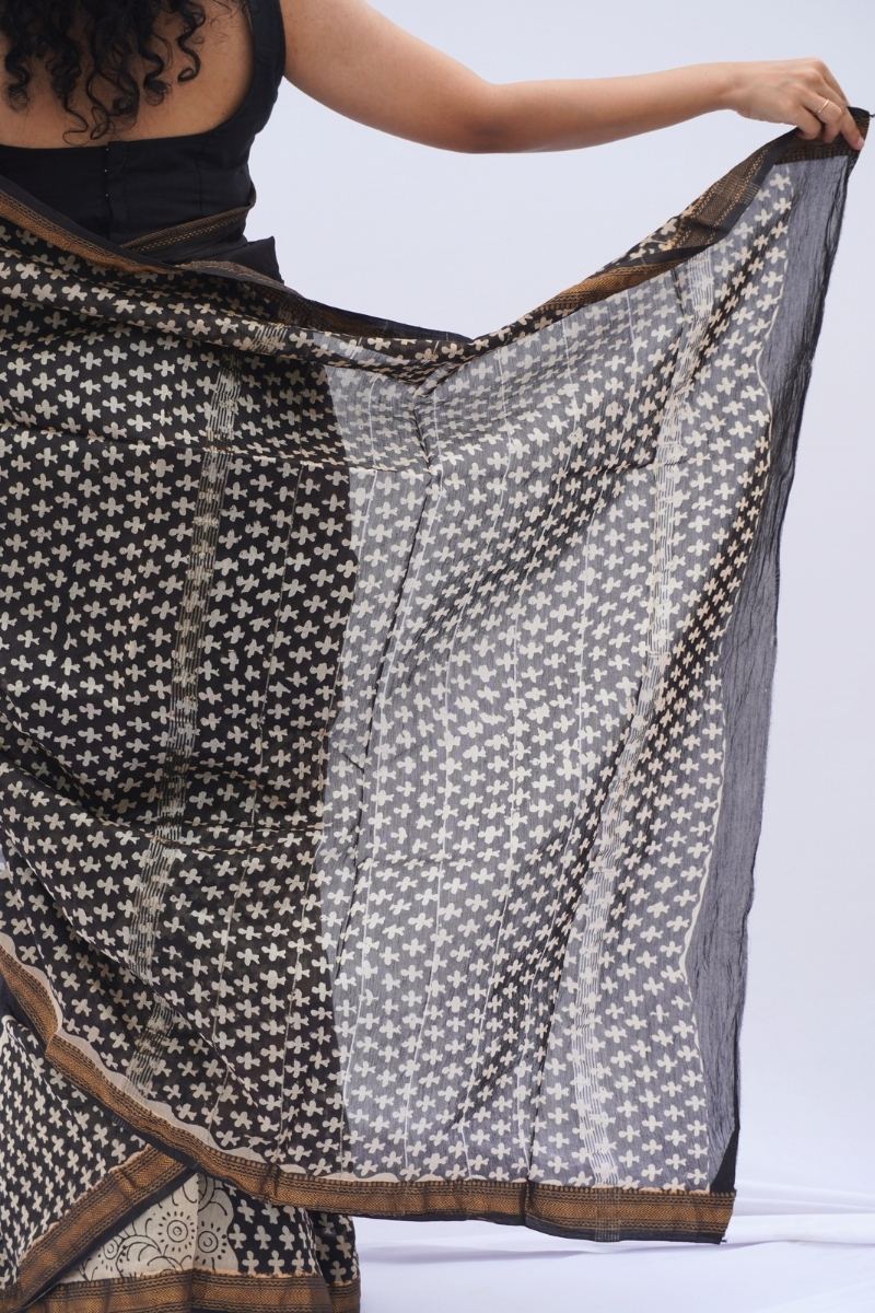 Maheshwari Silk Cotton Saree – Black & Ivory