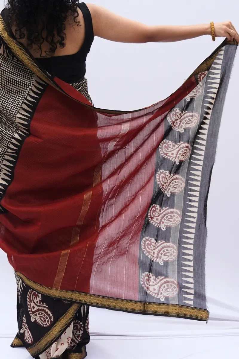 Maheshwari Silk Cotton Printed Saree – Black, Ivory & Madder Red_4