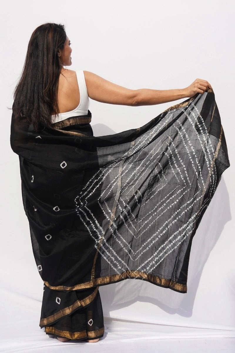 Maheshwari Silk Cotton Bandhani Saree – Black & Ivory