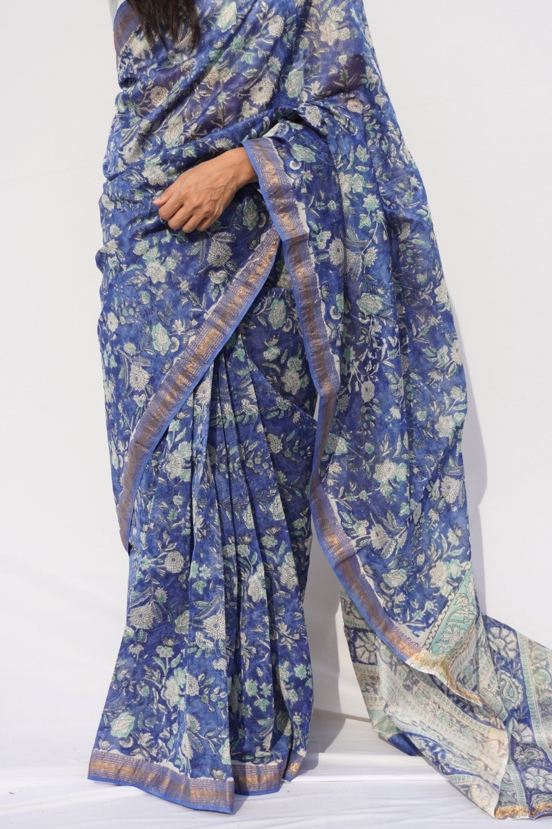 Maheshwari Silk Cotton Floral Printed Saree – Indigo & Powder Blue