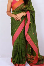 Bottle green and pink Phulia handloom khadi cotton saree with vibrant pink border and patterned pallu Noolagam_2
