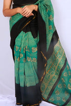 Chanderi cotton silk saree in Black & Emerald Green with Bagru hand block print — Noolagam_2