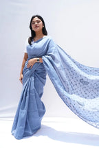 CottonChikankariSareeinpowderbluewithLucknowhandembroideryonborders_Noolagam_5