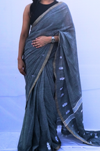 HandloomMulCottonSareeinivorywithmustardandindigowovenmotifs_Noolagam_2