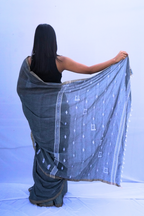HandloomMulCottonSareeinivorywithmustardandindigowovenmotifs_Noolagam_3