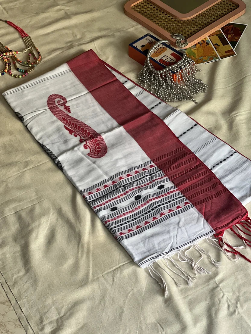 Begumpuri Lal Paar White Khadi Cotton Saree_2