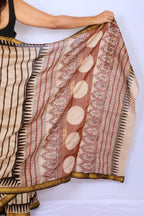 Maheshwari cotton silk saree in Beige & Black Stripes with Bagru hand block print — Noolagam_5