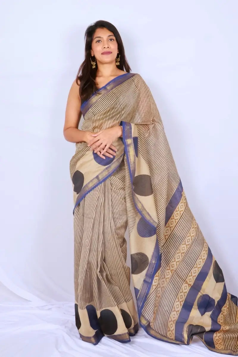 Maheshwari cotton silk saree in Beige, Blue & Black with Bagru hand block print — Noolagam