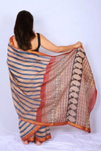 Maheshwari cotton silk saree in Beige & Indigo Stripes with Bagru hand block print — Noolagam_4