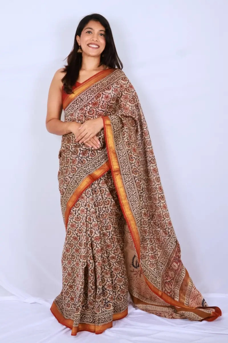 Maheshwari cotton silk saree in Beige & Rust Floral with Bagru hand block print — Noolagam