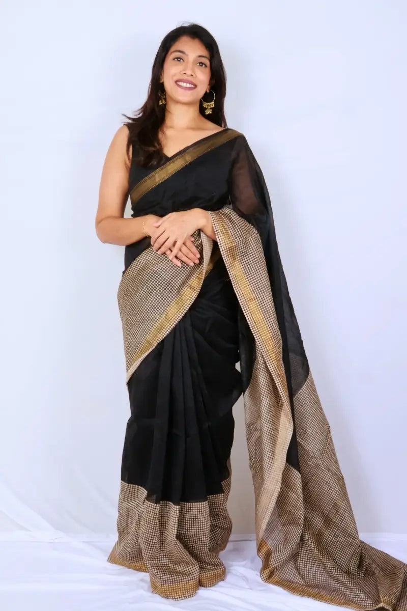 Maheshwari cotton silk saree in Black & Beige with Bagru hand block print — Noolagam