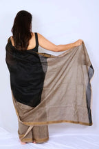 Maheshwari cotton silk saree in Black & Beige with Bagru hand block print — Noolagam_4