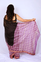 Maheshwari cotton silk saree in Black & Lilac with Bagru hand block print — Noolagam_4