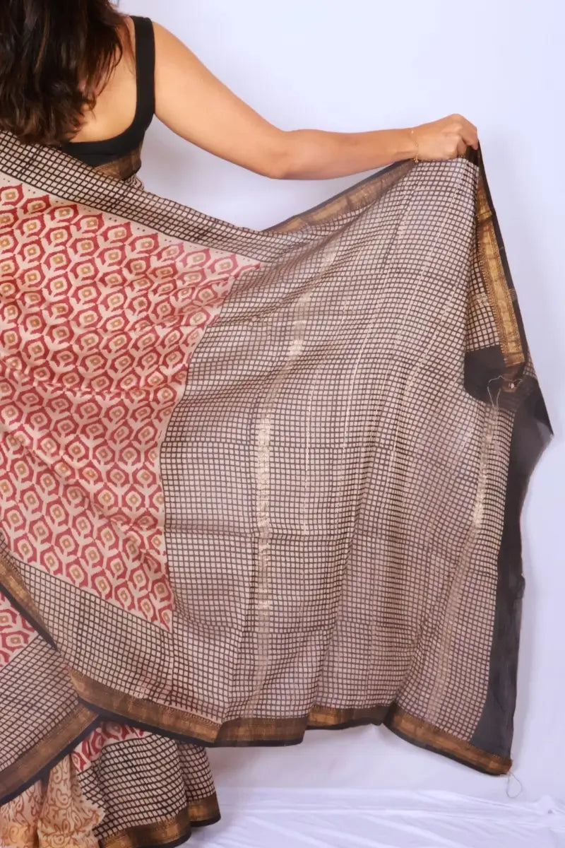 Maheshwari cotton silk saree in Blush Pink Geometric with Bagru hand block print — Noolagam_5