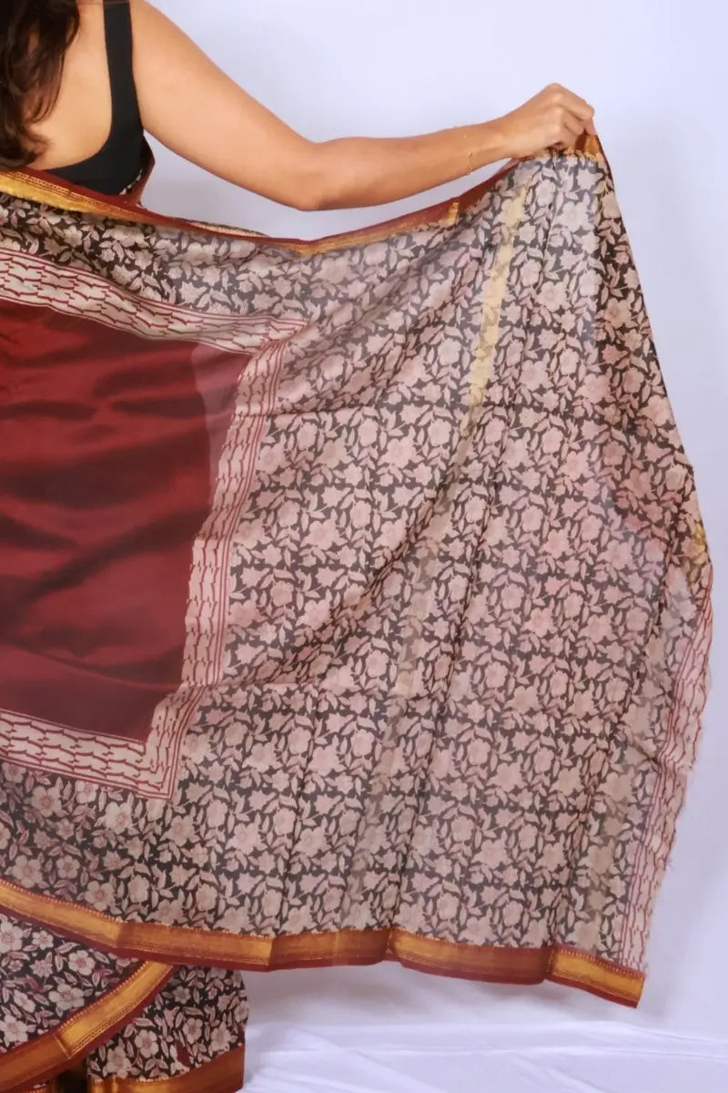 Maheshwari cotton silk saree in Maroon Floral Border with Bagru hand block print — Noolagam_5