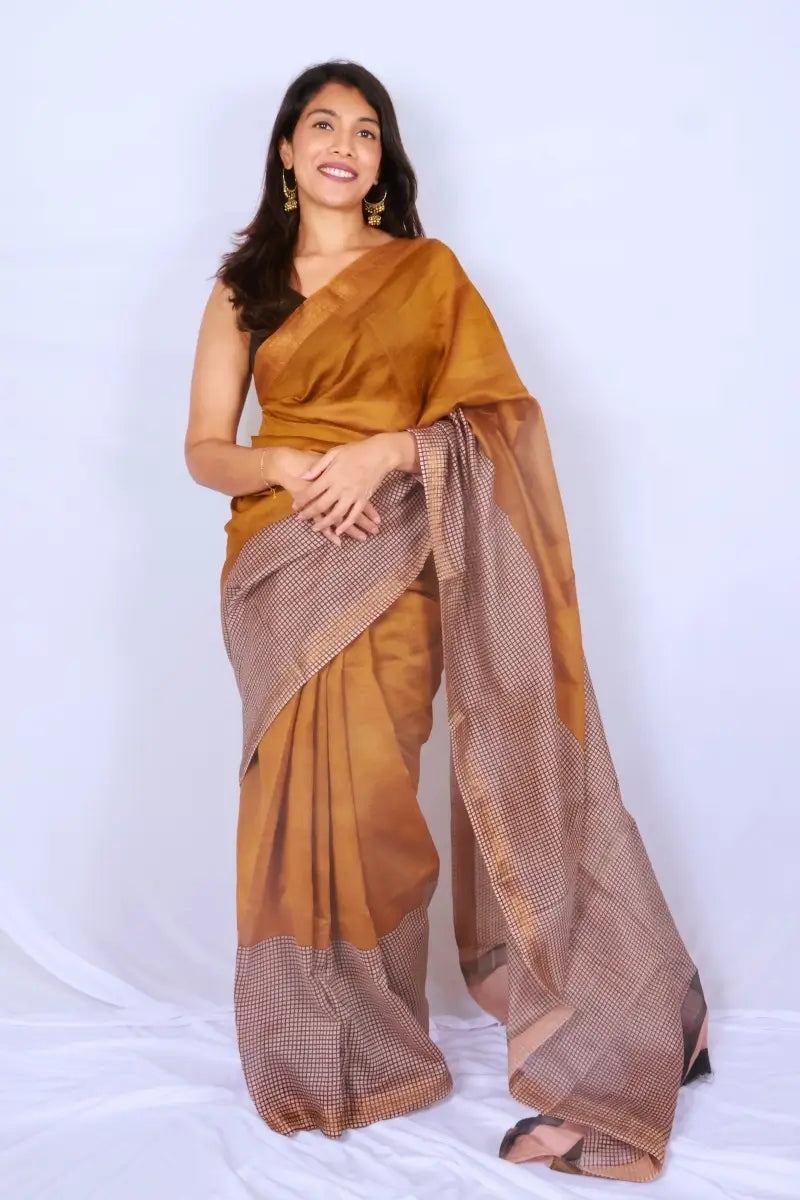 Maheshwari cotton silk saree in Mustard Gold & Checks with Bagru hand block print — Noolagam