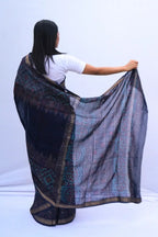 MaheshwaricottonsilkAjrakhprintedsareeinmidnightbluewithgeometricmotifs_Noolagam_3