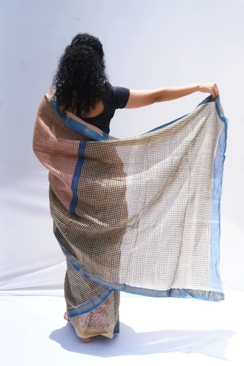 MaheshwaricottonsilkBagruprintedsareeinblushpinkandindigo_Noolagam_3
