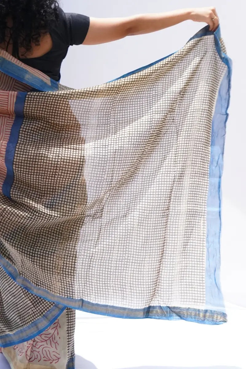 MaheshwaricottonsilkBagruprintedsareeinblushpinkandindigo_Noolagam_4