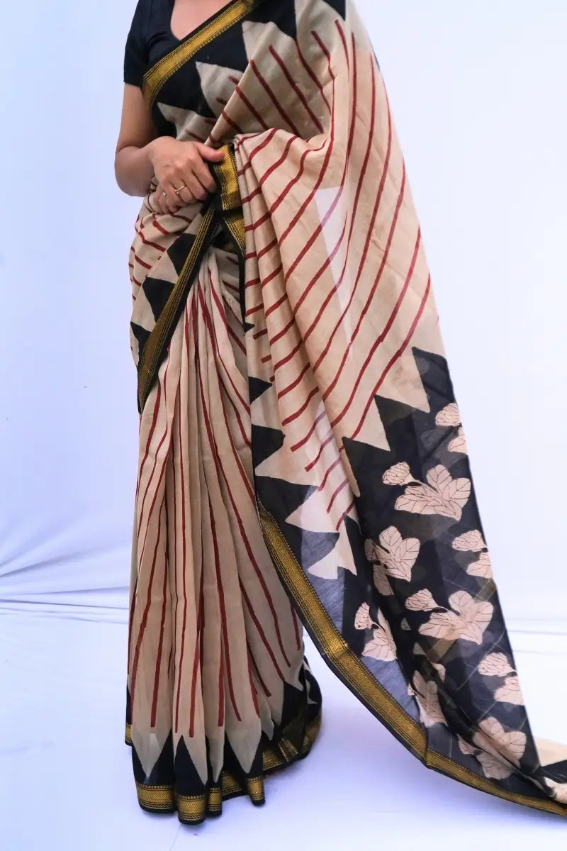 MaheshwaricottonsilkBagruprintedsareeinivoryblackandmadderredwithfloralpallu_Noolagam_2