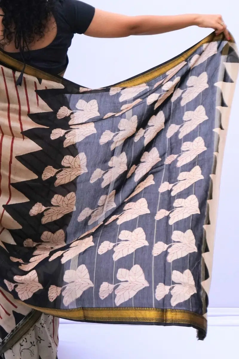 MaheshwaricottonsilkBagruprintedsareeinivoryblackandmadderredwithfloralpallu_Noolagam_4