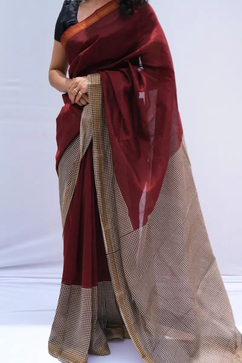 MaheshwaricottonsilkBagruprintedsareeinmaroonandbeigewithprintedpallu_Noolagam_2_f993c80f-4530-4fb0-8f54-fa3ac60a6cb2