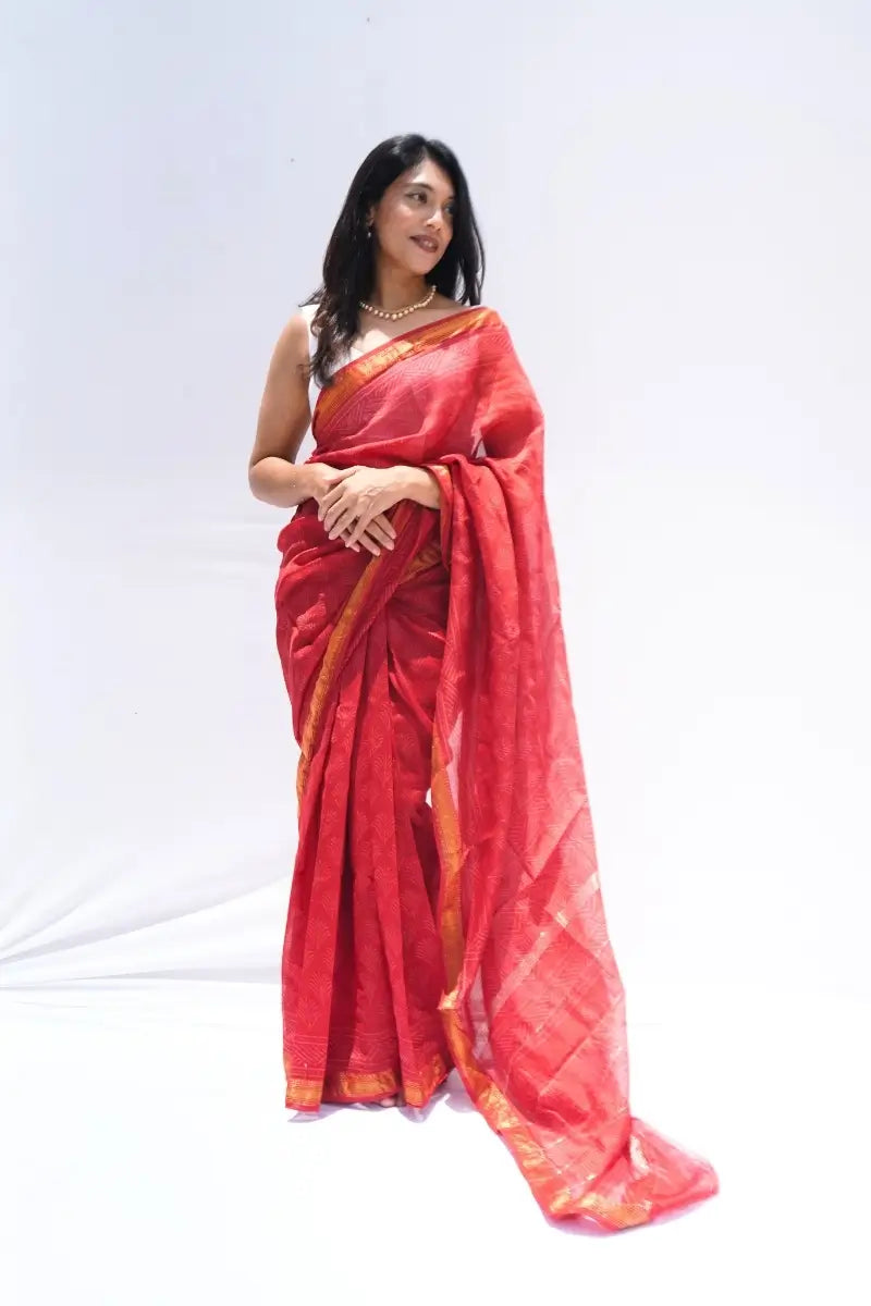 MaheshwaricottonsilkDabuhandblockprintedsareeinrubyredwithzariborder_Noolagam