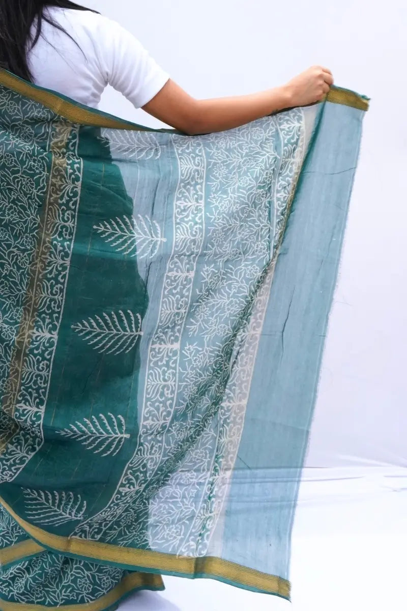 MaheshwaricottonsilkDabuhandblockprintedsareeinsagegreenwithzariborder_Noolagam_4