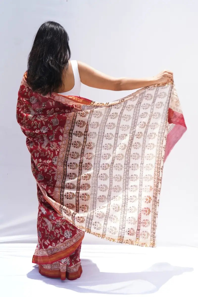 MaheshwaricottonsilkhandblockprintedsareewithBagrucrimsonfloralmotifs_Noolagam_3