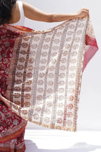 MaheshwaricottonsilkhandblockprintedsareewithBagrucrimsonfloralmotifs_Noolagam_4