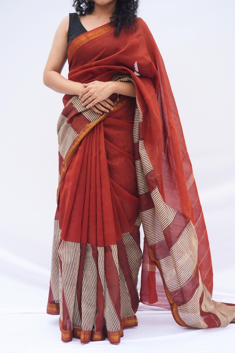Maheshwari Silk Cotton Saree – Madder Red & Ivory