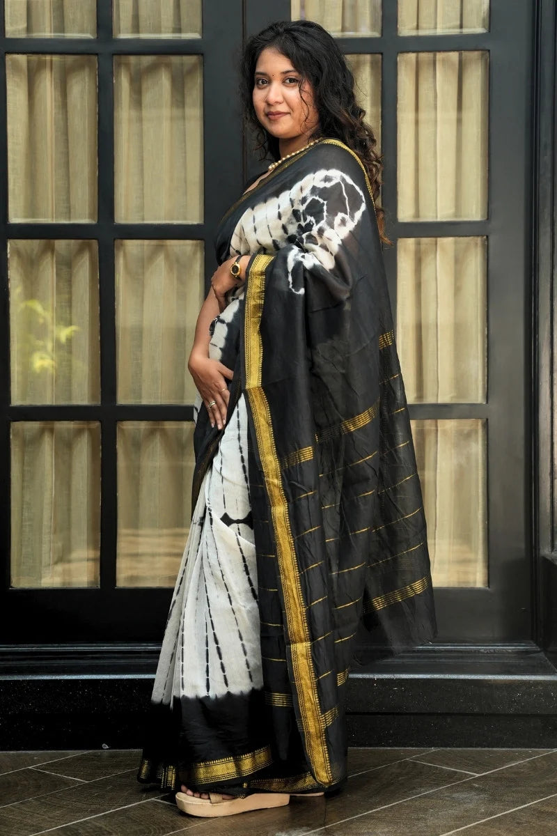 Maheshwari Silk Cotton Leheriya Tie-Dye Saree - Black & Ivory with Gold Border_1