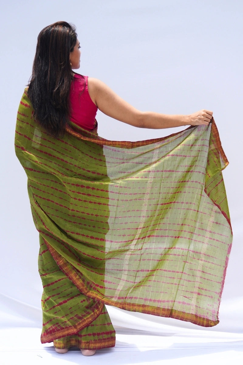 Maheshwari Silk Cotton Leheriya Saree – Olive Green & Crimson_3