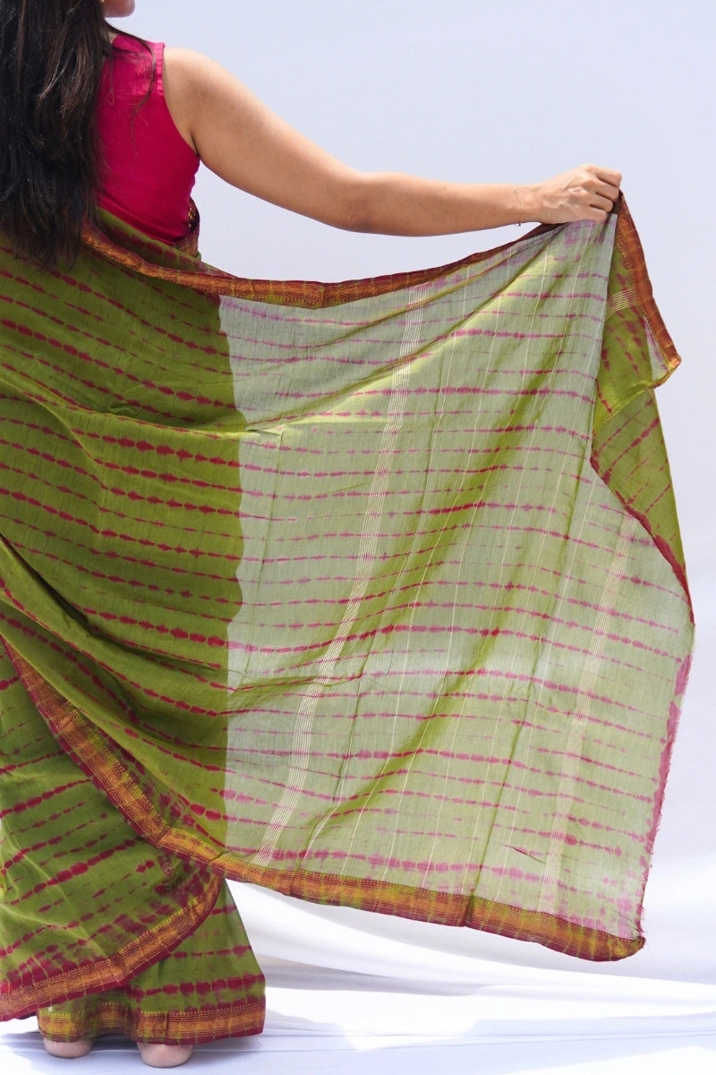 Maheshwari Silk Cotton Leheriya Saree – Olive Green & Crimson_4