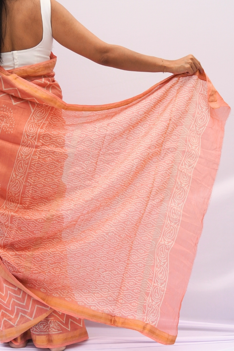 Maheshwari Silk Cotton Block Printed Saree – Peach & Ivory